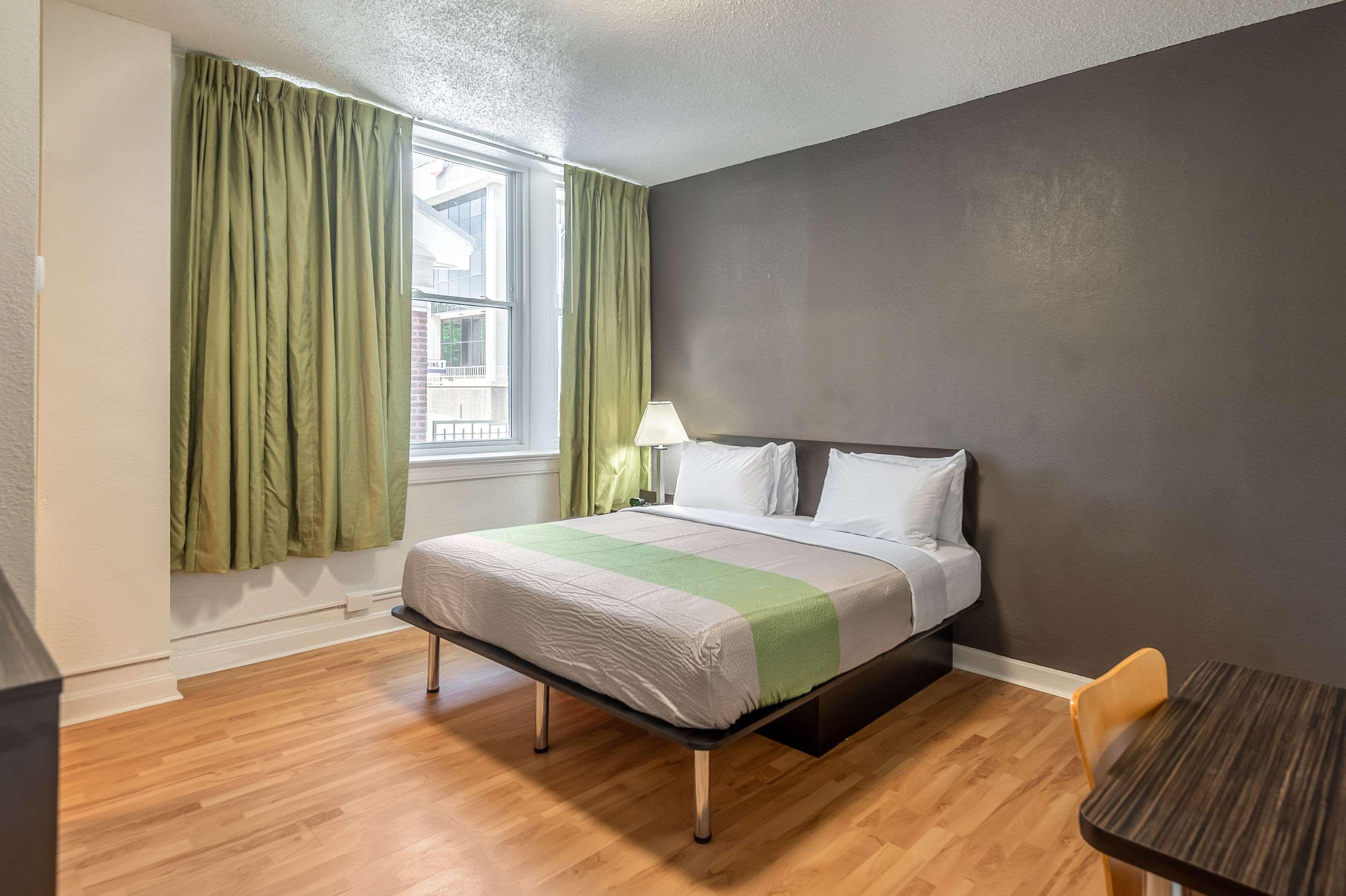 Quality Inn & Suites Kansas City Downtown Екстериор снимка