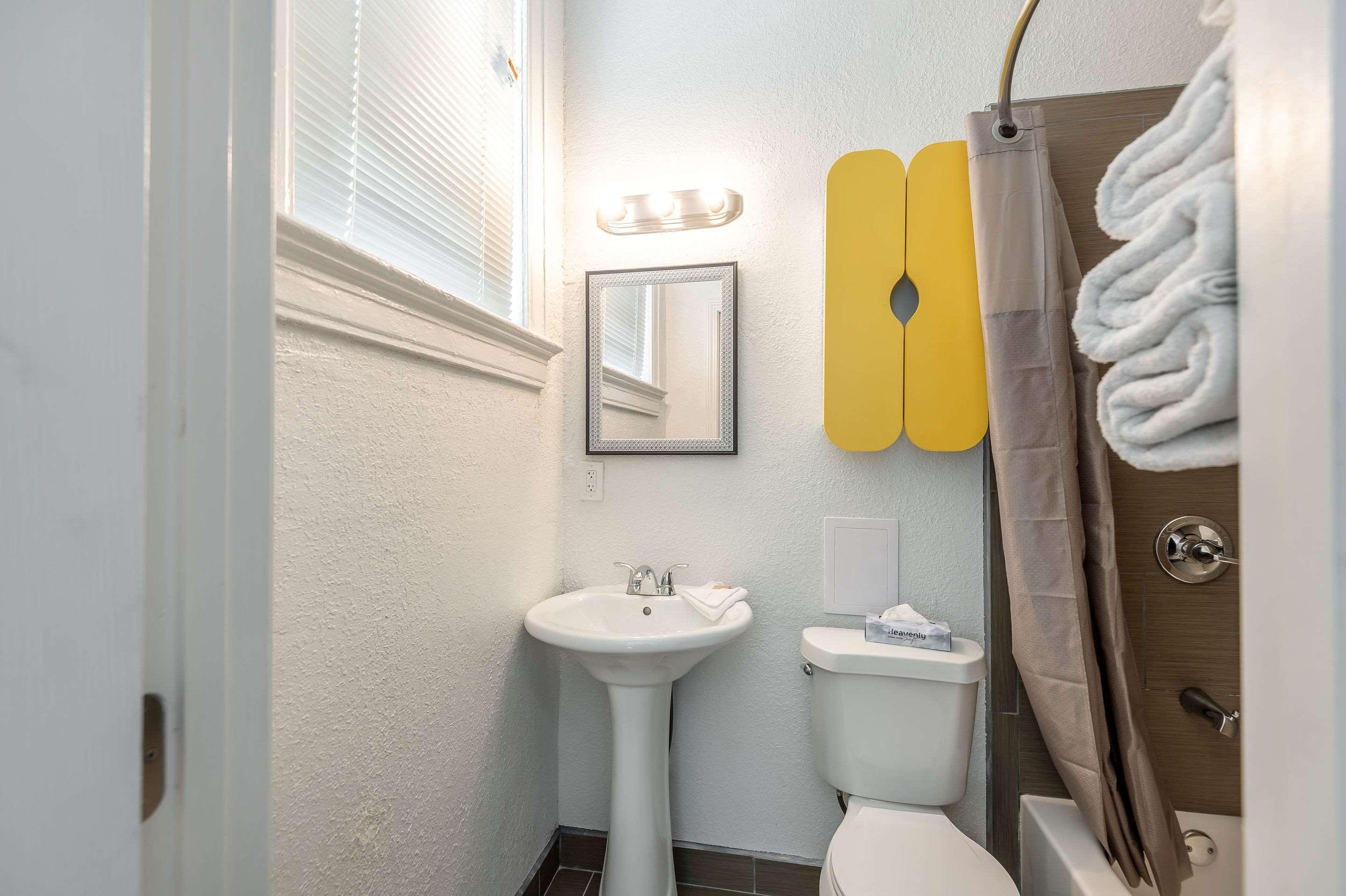 Quality Inn & Suites Kansas City Downtown Екстериор снимка