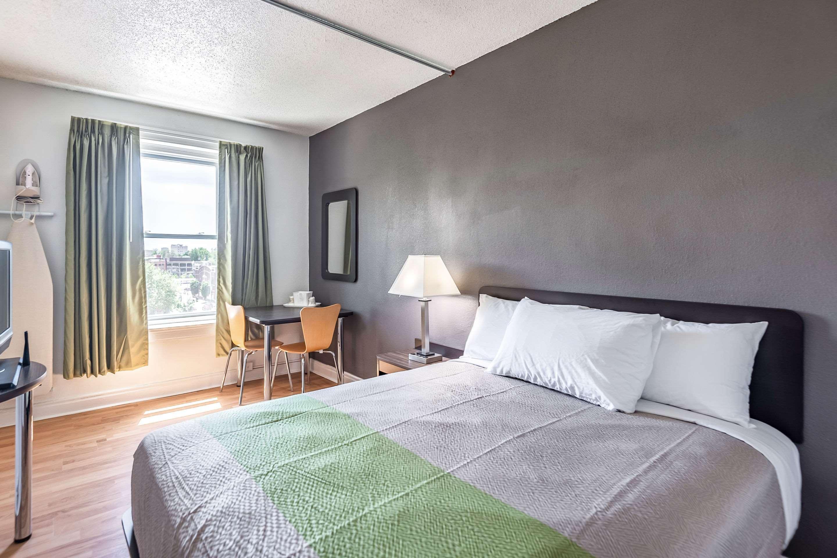 Quality Inn & Suites Kansas City Downtown Екстериор снимка